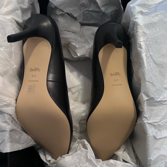 COACH WOMEN’S SIZE(8.5) AUDREY PUMP -BLACK NIB - Picture 4 of 6